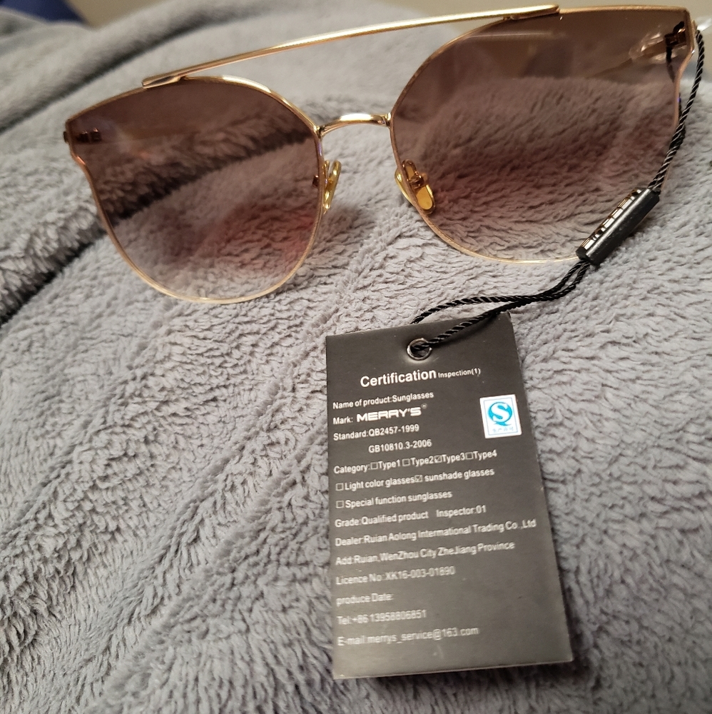 Cat Eye shaped Sunglasses